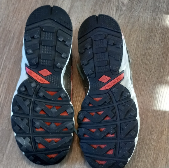 Nike Athletic Shoes - Picture 6 of 8